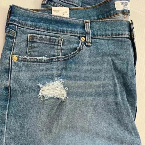 Levi’s Women’s Boyfriend Crop High Rise Distressed Denizen NEW size 20 - Picture 11 of 14